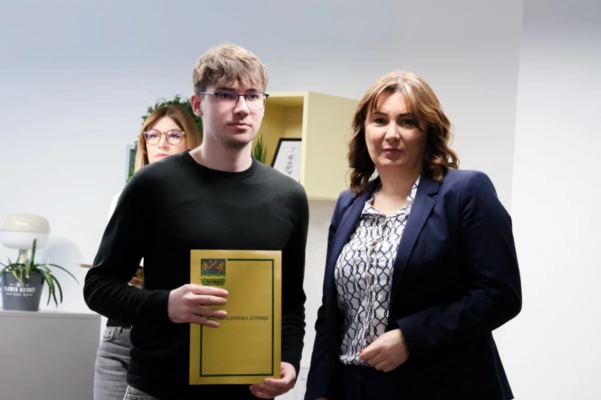 Županica uručila ugovore studentima: „Ostvarite svoje težnje i vratite se u Požeško-slavonsku županiju“