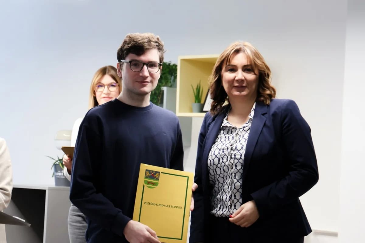 Županica uručila ugovore studentima: „Ostvarite svoje težnje i vratite se u Požeško-slavonsku županiju“
