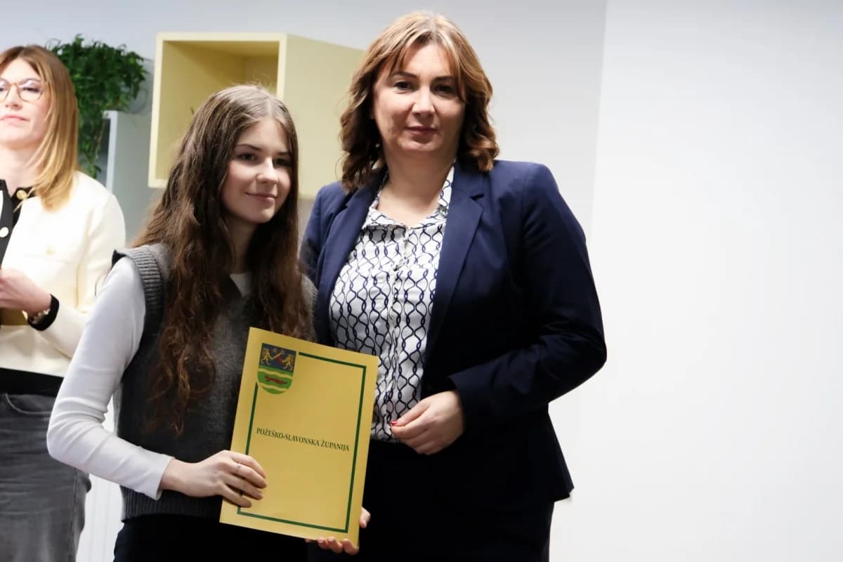 Županica uručila ugovore studentima: „Ostvarite svoje težnje i vratite se u Požeško-slavonsku županiju“
