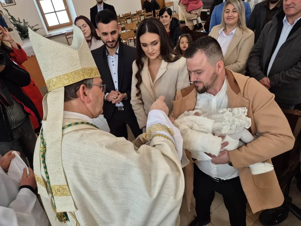 Krštenje djece roditelja Perić i Deligegić u Đulovcu