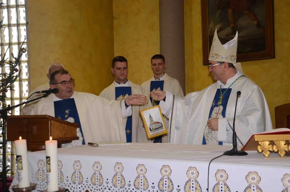 Biskup Martinović predvodio slavlje Gospe Brze Pomoći u Slavonskom Brodu