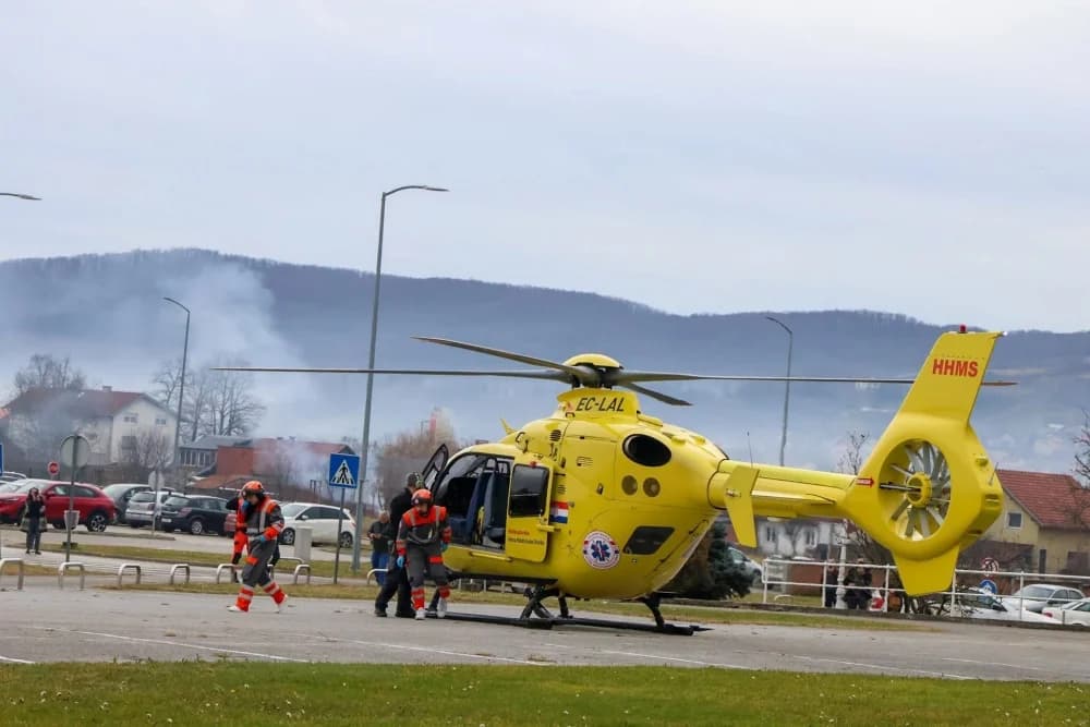 Po prvi put helikopter Helikopterske hitne medicinske službe sletio je u krugu požeške bolnice