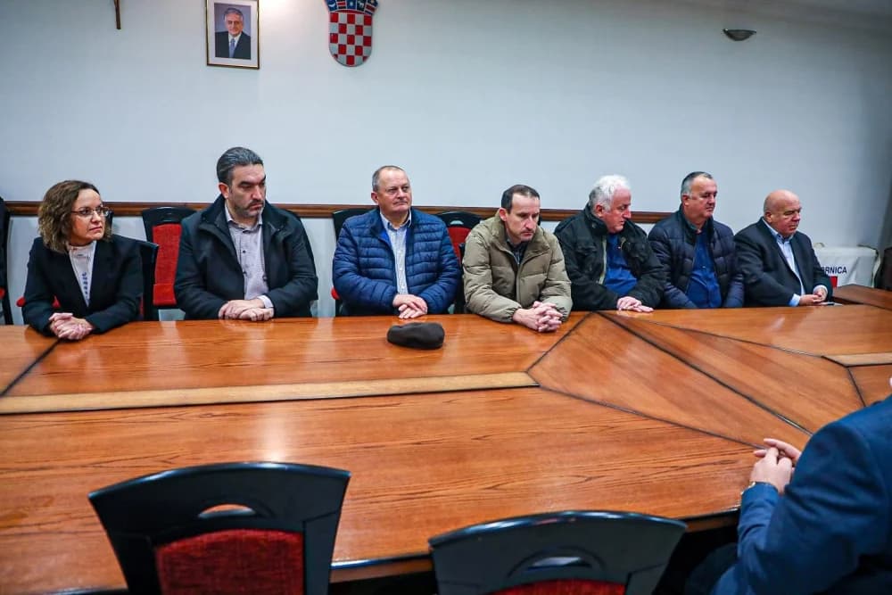 HDZ PSŽ: Još pet godina Milanovićeve politike bio bi prevelik uteg za Hrvatsku