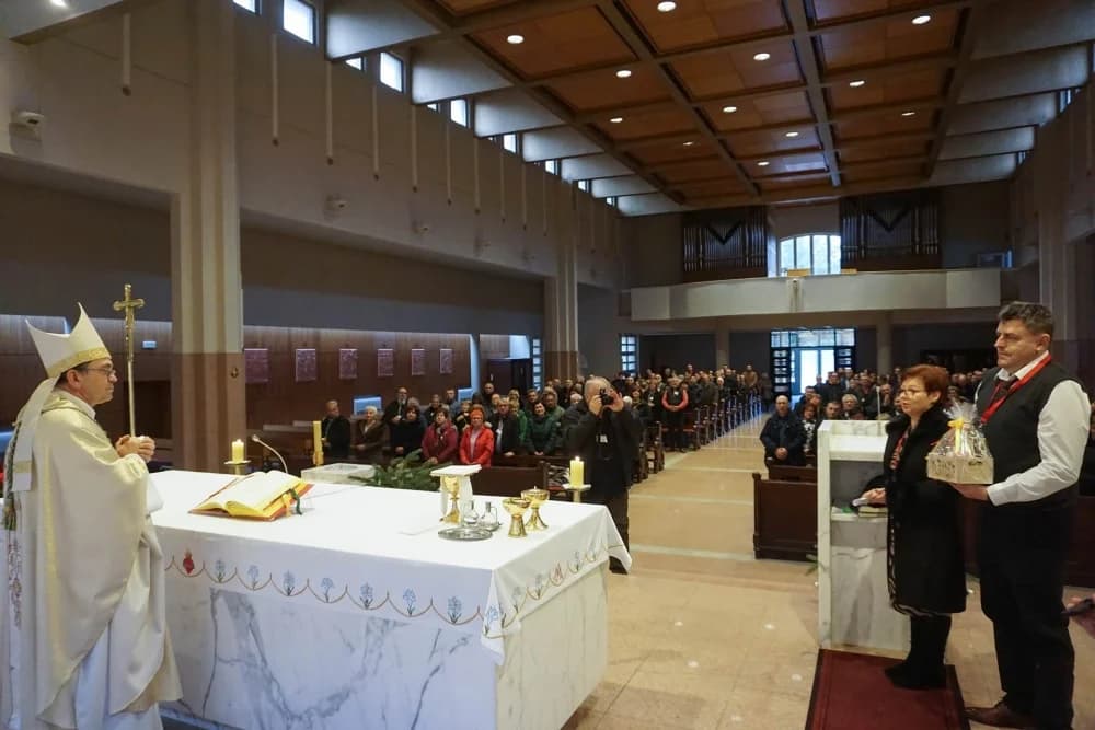 Biskup Martinović predvodio euharistijsko slavlje prigodom godišnjeg Sabora Hrvatske zajednice Bračnih susreta