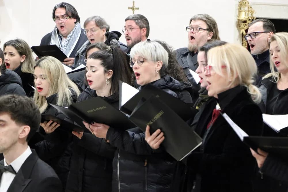 U subotu održan Božićni koncert osječkog Hrvatskog narodnog kazališta u požeškoj Katedrali