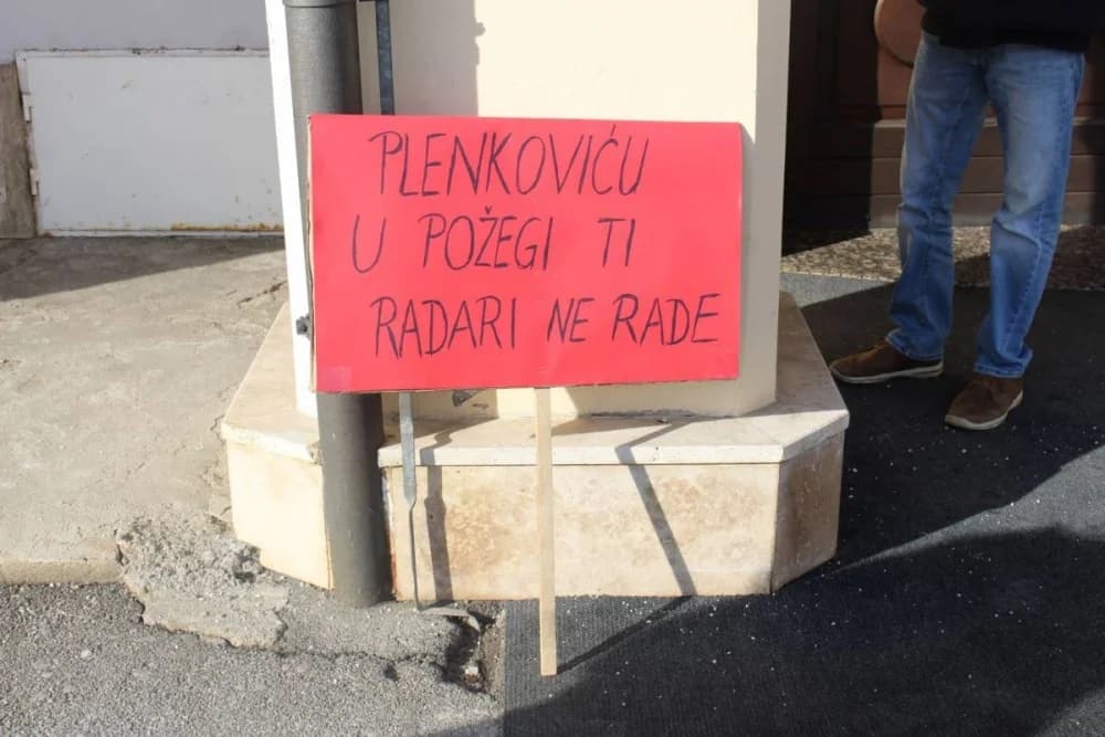 Prije četiri godine održan prosvjed pred Gradskom upravom. Čini nam se da je danas situacija puno gora nego prije