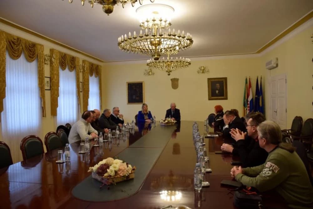 Održan sastanak predstavnika braniteljskih udruga iz Domovinskog rata s gradonačelnikom Glavićem