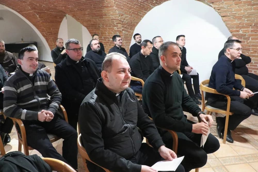 Susret trajne formacije mladih svećenika i đakona u Požegi