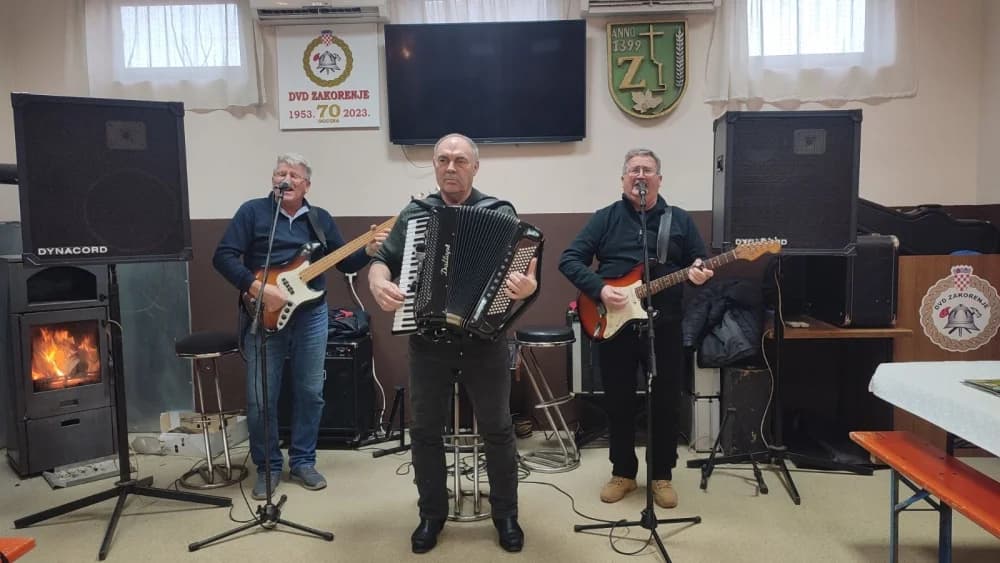 Zimska čarolija na Kapavcu: Tradicionalni pohod okupio planinare iz cijele Hrvatske