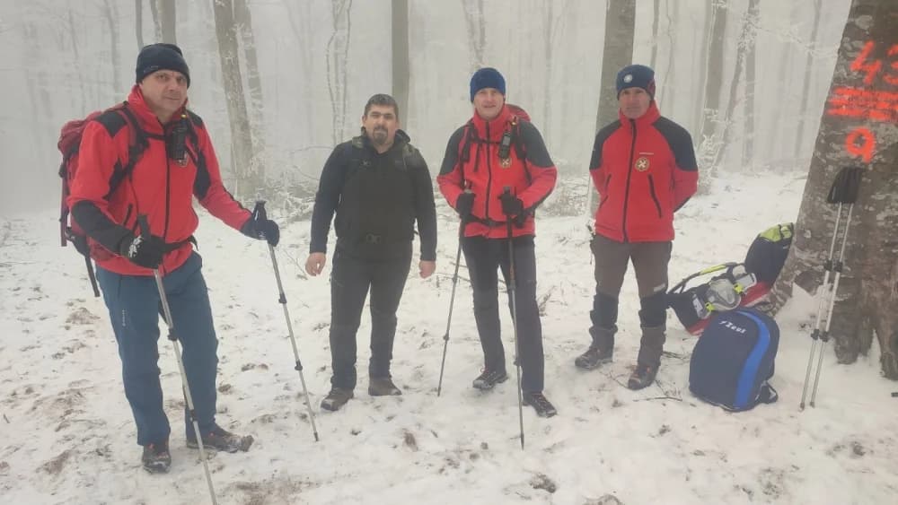 Zimska čarolija na Kapavcu: Tradicionalni pohod okupio planinare iz cijele Hrvatske