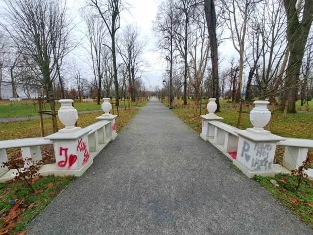 Vandalizam u lipičkom perivoju