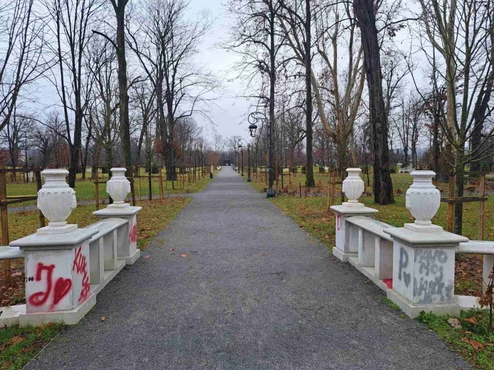 Vandalizam u lipičkom perivoju