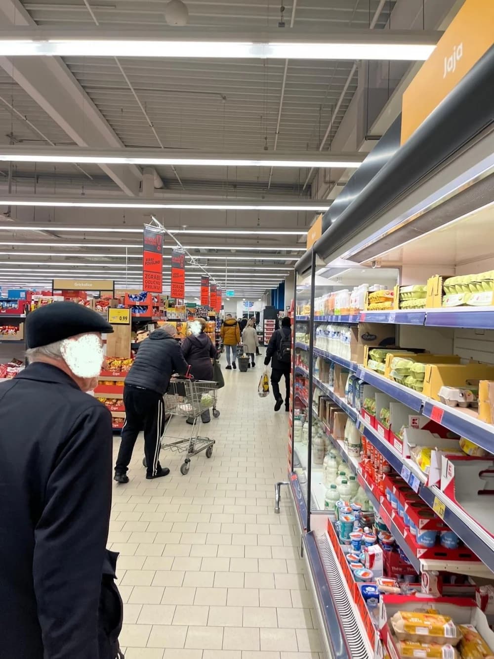 Nakon bojkota – trgovački centri danas u Požegi prepuni. Donosimo fotografije