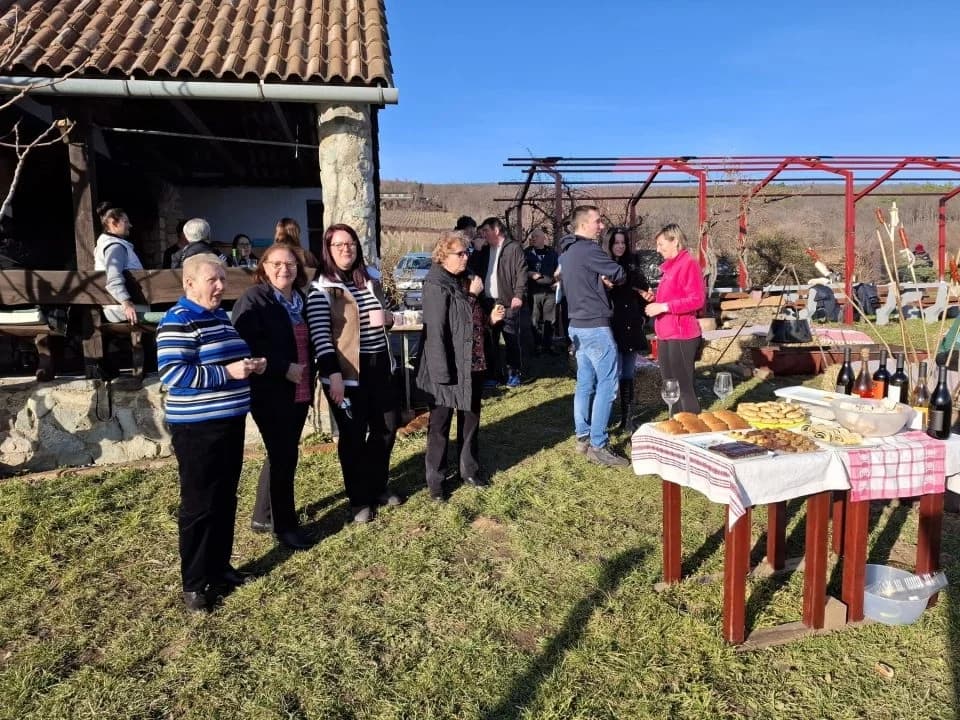 Proslava Vincelova u vinogradu obitelji Sontacchi u Venju i prvi vincilir u kratkim rukavima