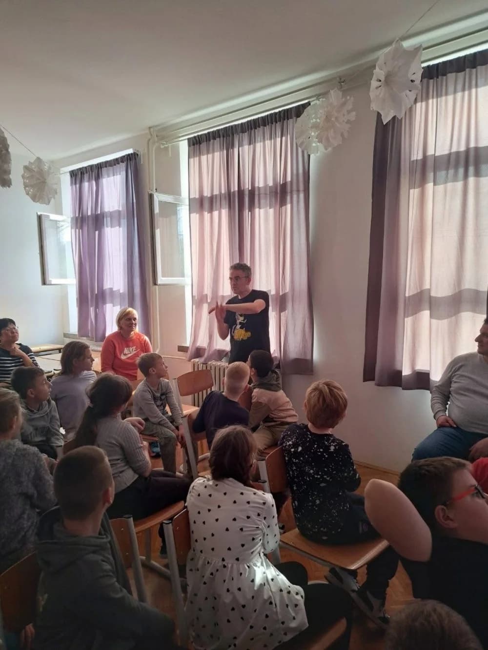 Zoran Vakula posjetio čaglinske osnovnoškolce i održao predavanje