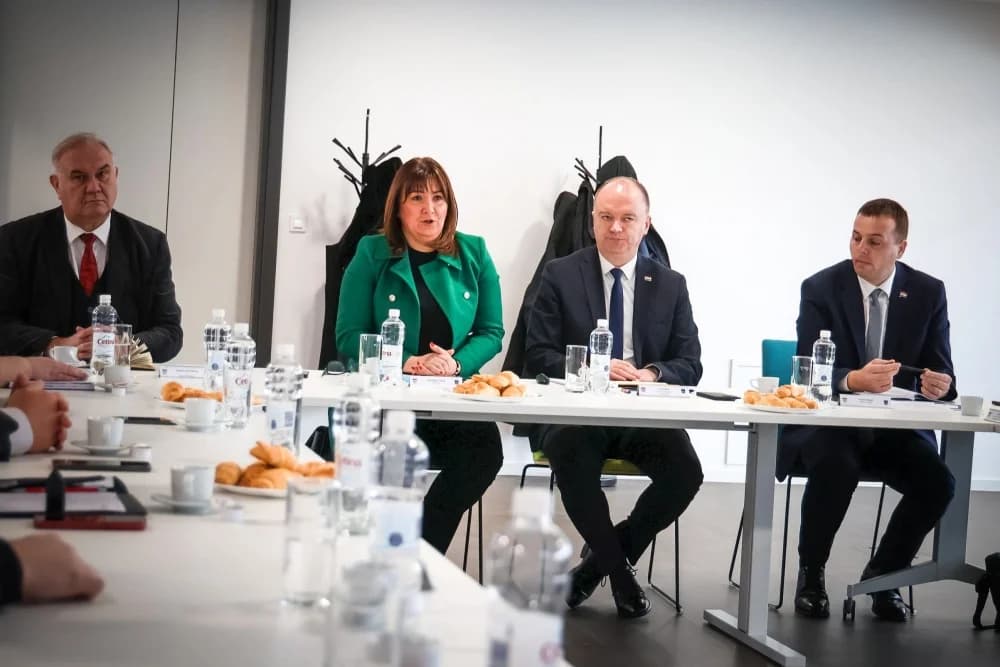 Ministar Šipić u radnom posjetu županiji, najavljene nove mjere za mlade obitelji
