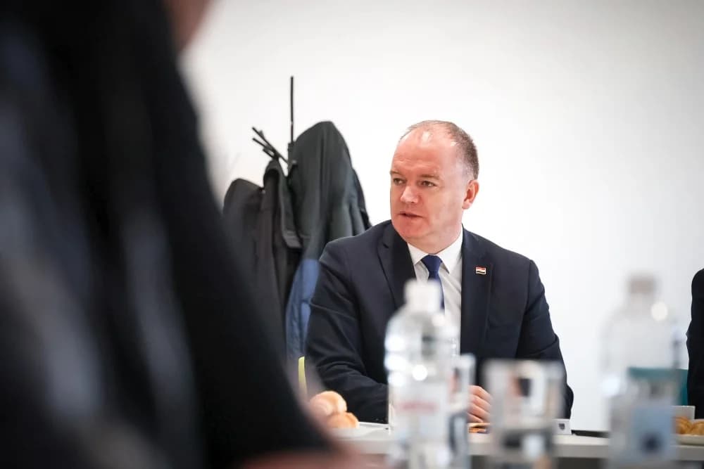Ministar Šipić u radnom posjetu županiji, najavljene nove mjere za mlade obitelji