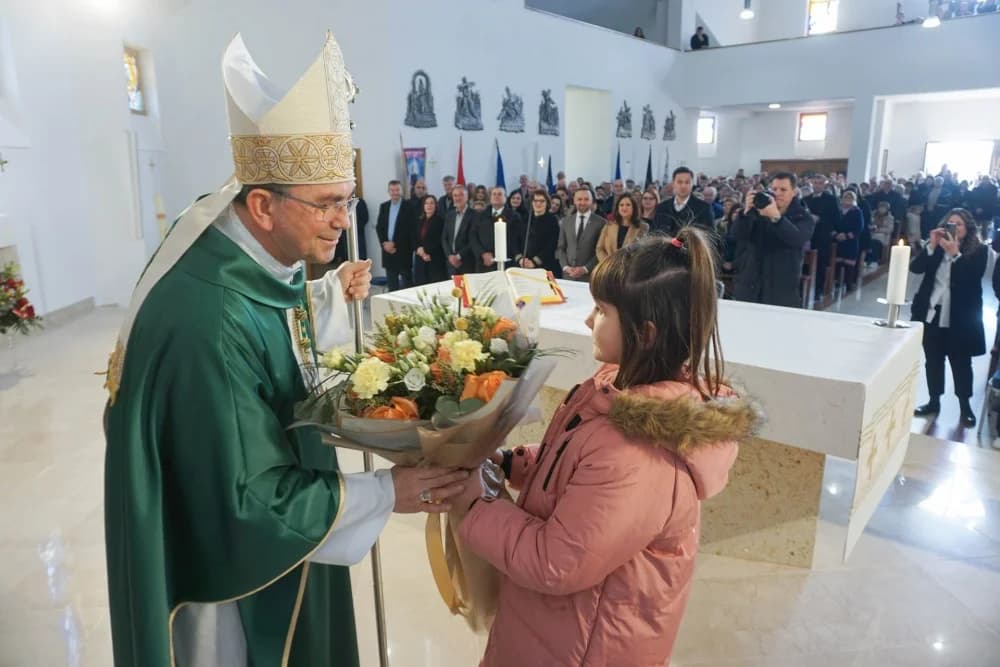 Blagoslov križnog puta u novljanskoj Župi bl. Alojzija Stepinca