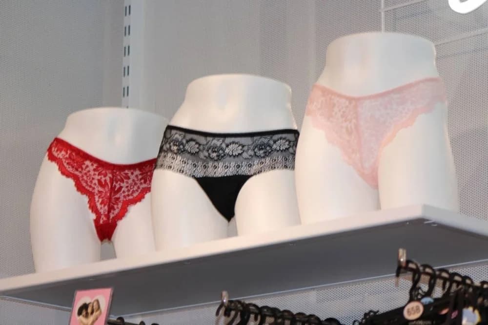 Požežani nemaštoviti: Za Valentinovo kupuju cvijeće i parfeme, seksi donje rublje slabo