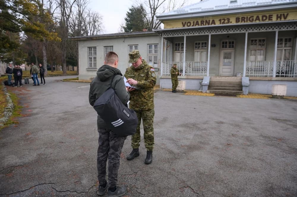 Nova snaga Hrvatske vojske: U Požegu stiglo gotovo 300 ročnika