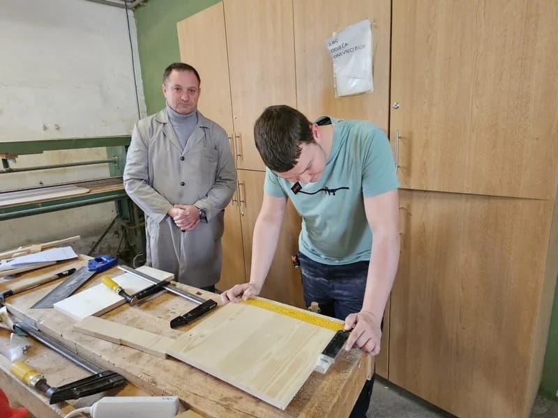 Antun Terzić iz Kutjeva pobjednik Međužupanijskog natjecanja u stolarstvu