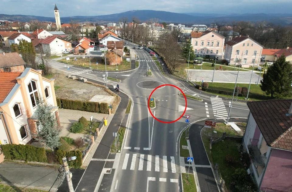 Prilaz iz pravca Dobrovca stvara probleme, vozače zabrinjava učestalo oduzimanje prednosti