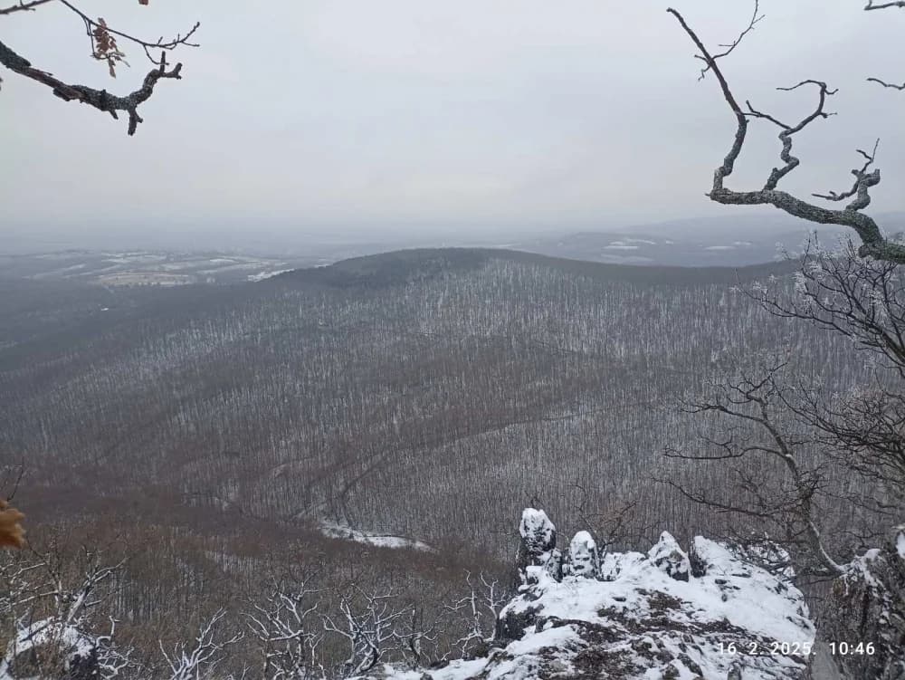 Srca na Papuku: Požeški planinari proslavili Valentinovo na Mališćaku