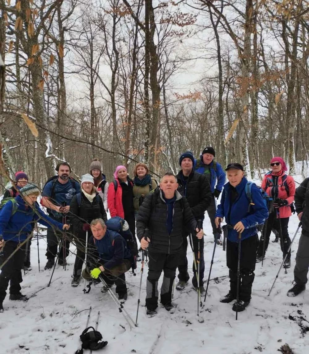 Srca na Papuku: Požeški planinari proslavili Valentinovo na Mališćaku