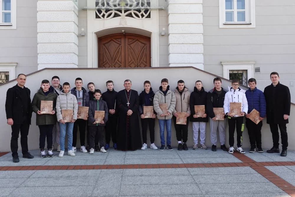 Učenici 7. i 8. razreda Katedralnog arhiđakonata posjetili požeški Kolegij