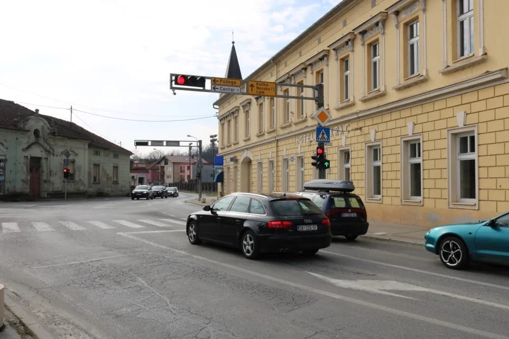 Pakrac: Nova regulacija glavne ceste i propadanje asfalta kod mosta u Kusonjama