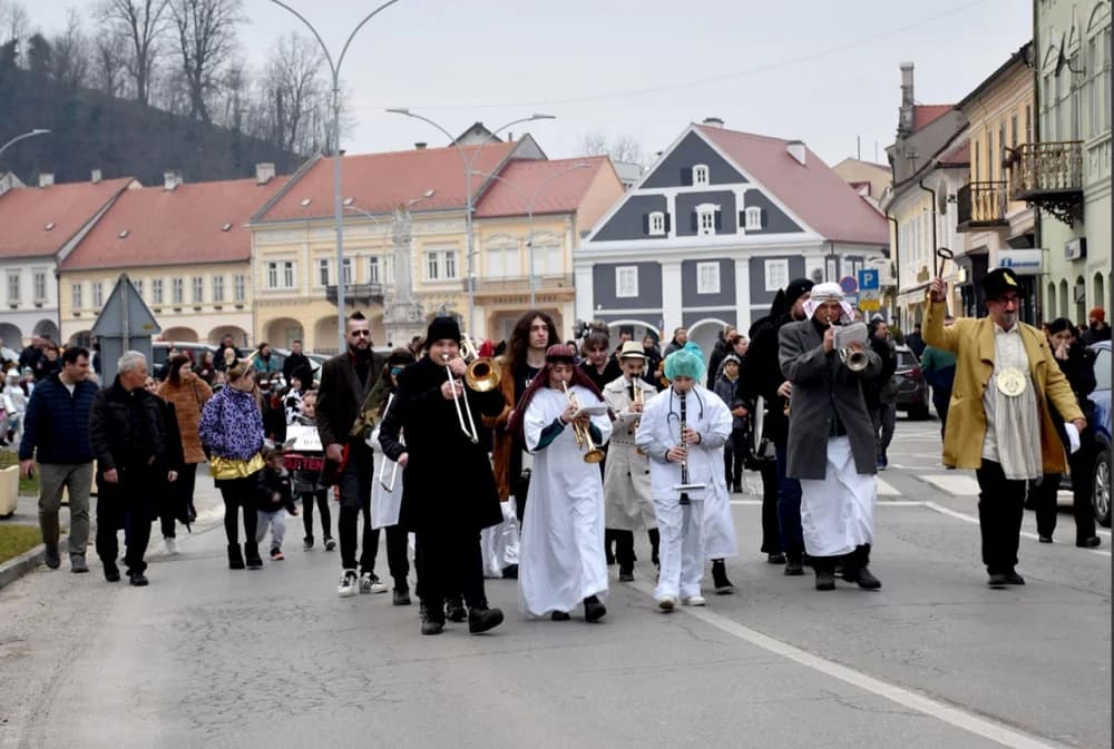 Maškare ispunile grad