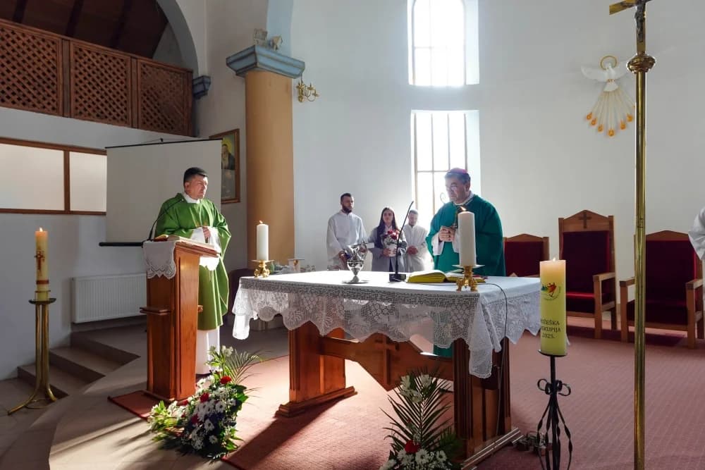 Krštenje šestog djeteta roditelja Jozić u Đulovcu