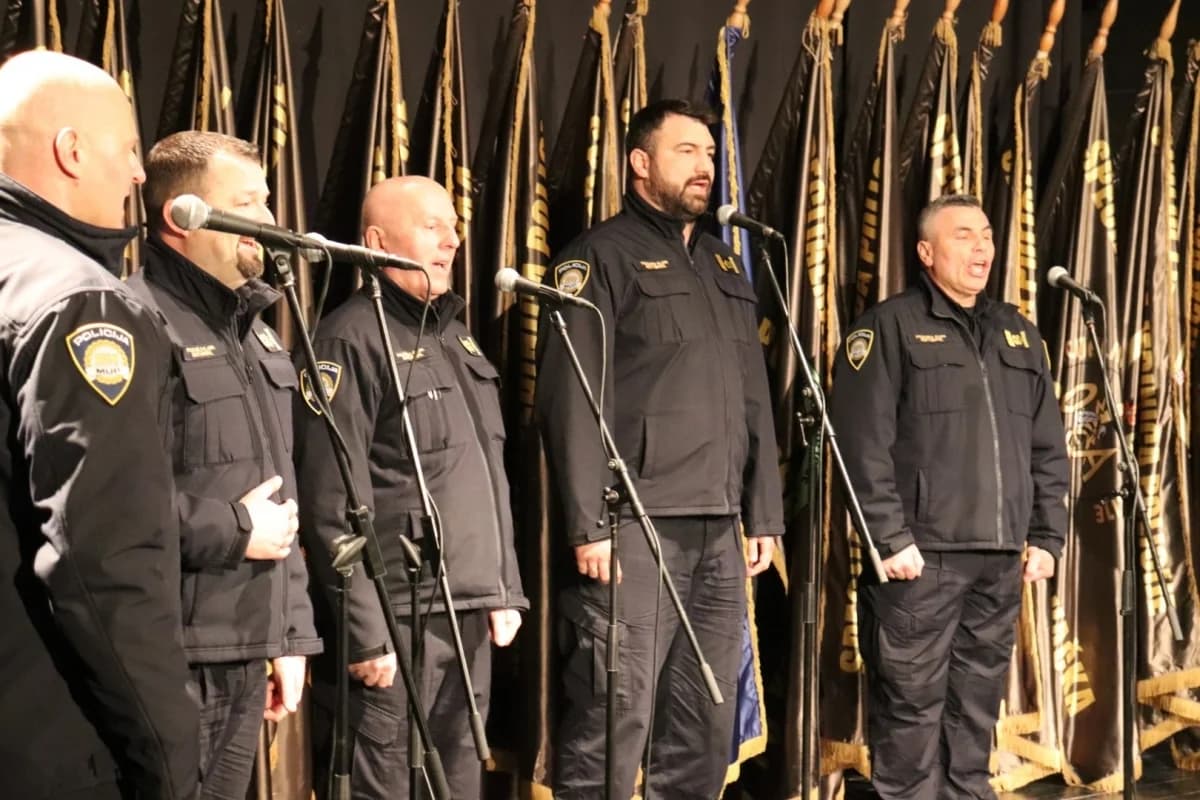 Ministar Medved uručio zahvalnice postrojbama za obranu Pakraca