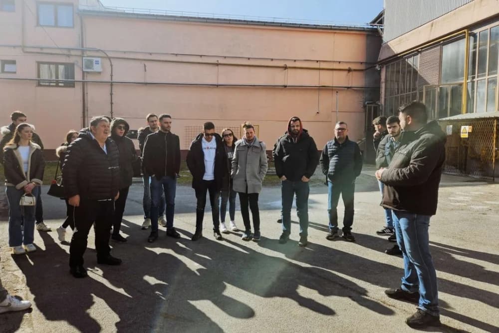 Tamburaši iz Mostara gostovali u Kutjevu i posjetili vinarije