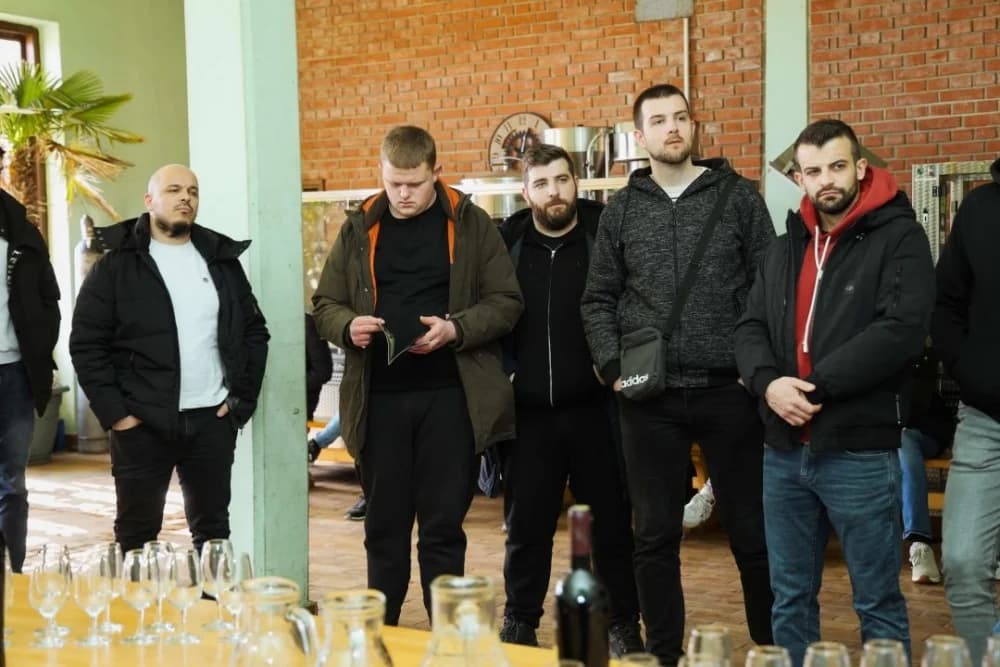 Tamburaši iz Mostara gostovali u Kutjevu i posjetili vinarije
