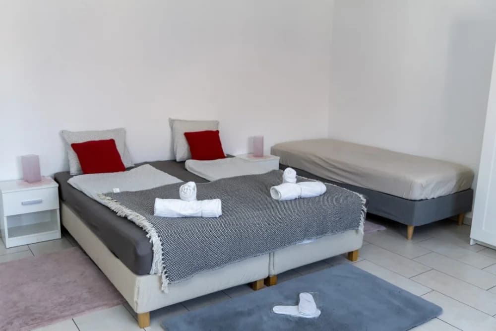 Obitelj Singer i Yosefsfeld apartmani: Oaza mira u srcu Kule s ljubavlju i tradicijom