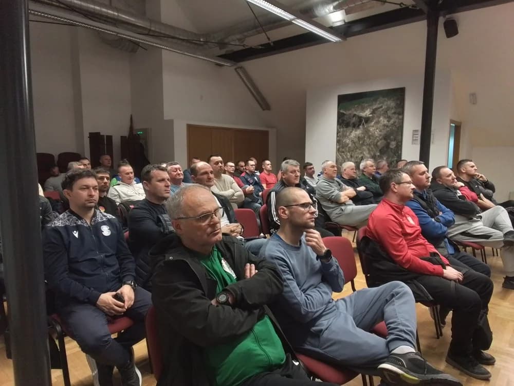 U POŽEGI: Sreten Ćuk i Mario Galović održali seminar nogometnim sucima i trenerima