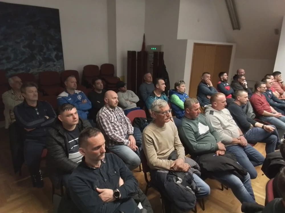 U POŽEGI: Sreten Ćuk i Mario Galović održali seminar nogometnim sucima i trenerima