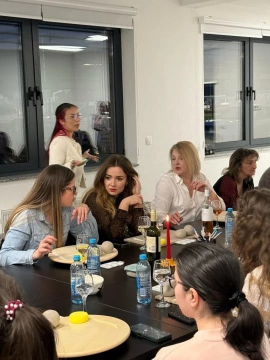 Kreativnost, druženje i umjetnost: Uspješno održana radionica s glinom u Kutjevu