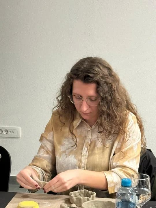 Kreativnost, druženje i umjetnost: Uspješno održana radionica s glinom u Kutjevu
