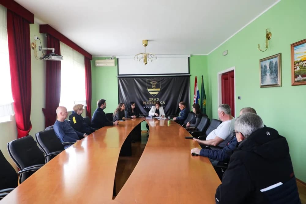 Potpisani ugovori za ovogodišnje aktivnosti: “Udruge su važan segment rada svakog grada”