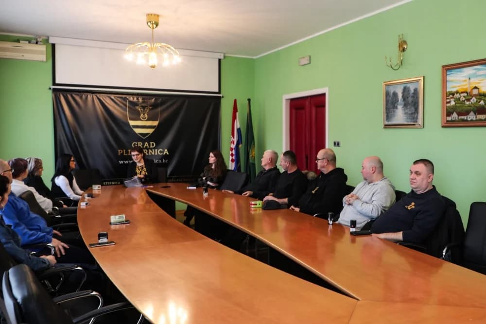 Potpisani ugovori za ovogodišnje aktivnosti: “Udruge su važan segment rada svakog grada”