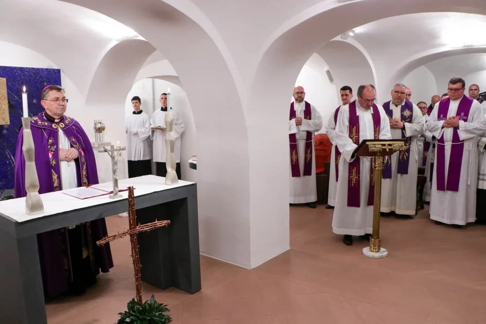 Upis imena katekumena u požeškoj Katedrali