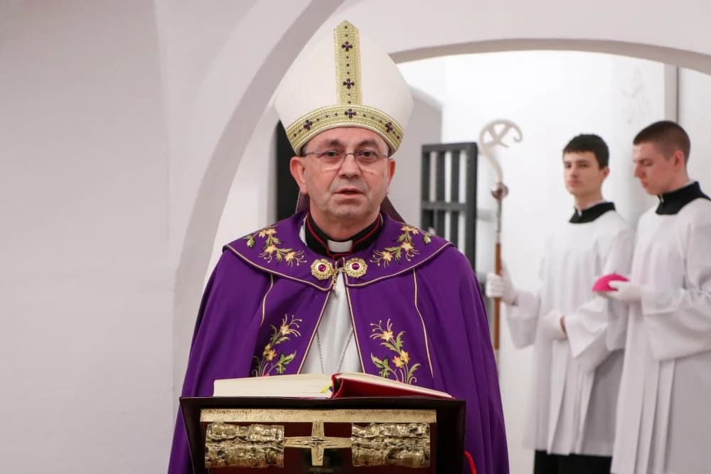 Upis imena katekumena u požeškoj Katedrali