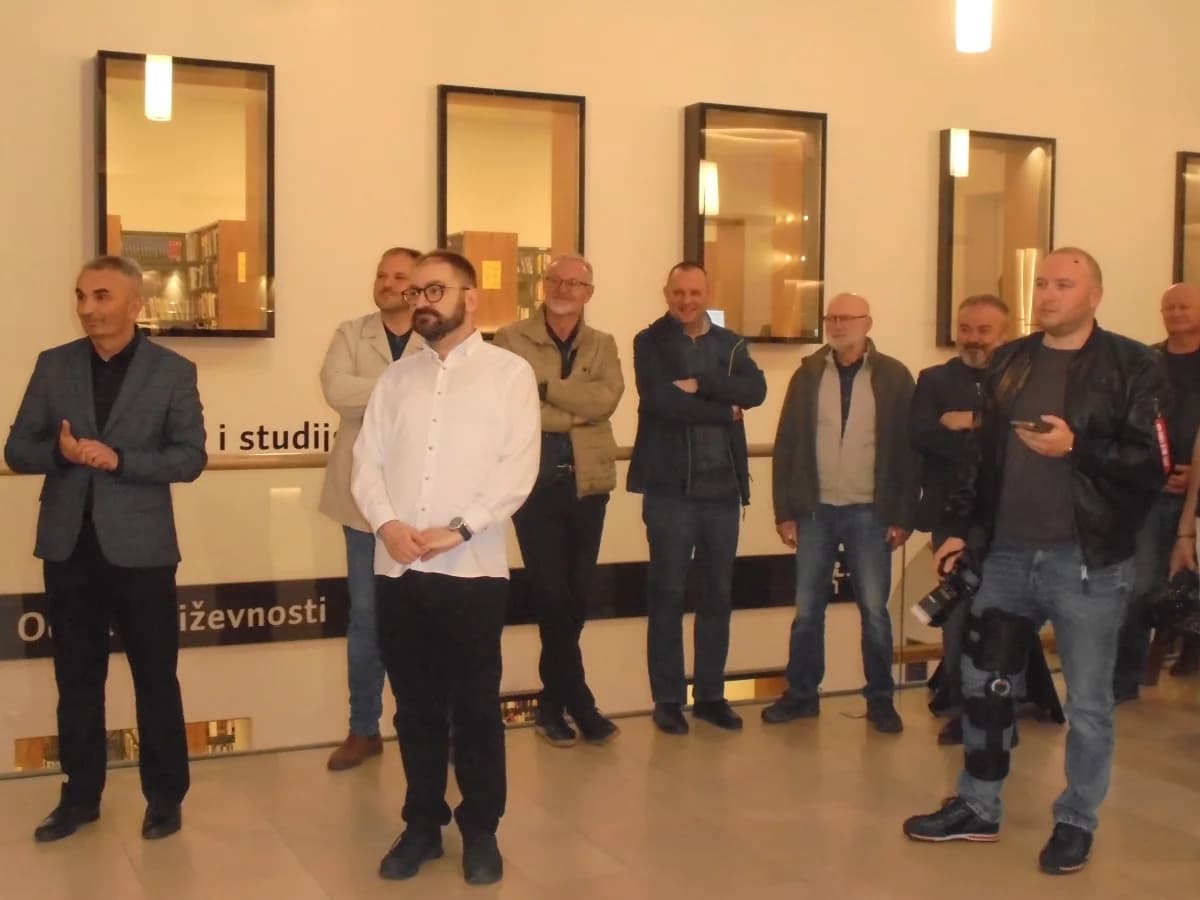Otvorena fotografska izložba »Pasji život« Dušana Mirkovića