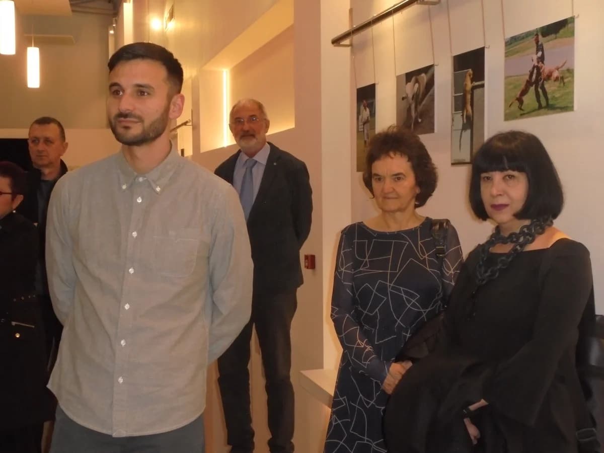 Otvorena fotografska izložba »Pasji život« Dušana Mirkovića