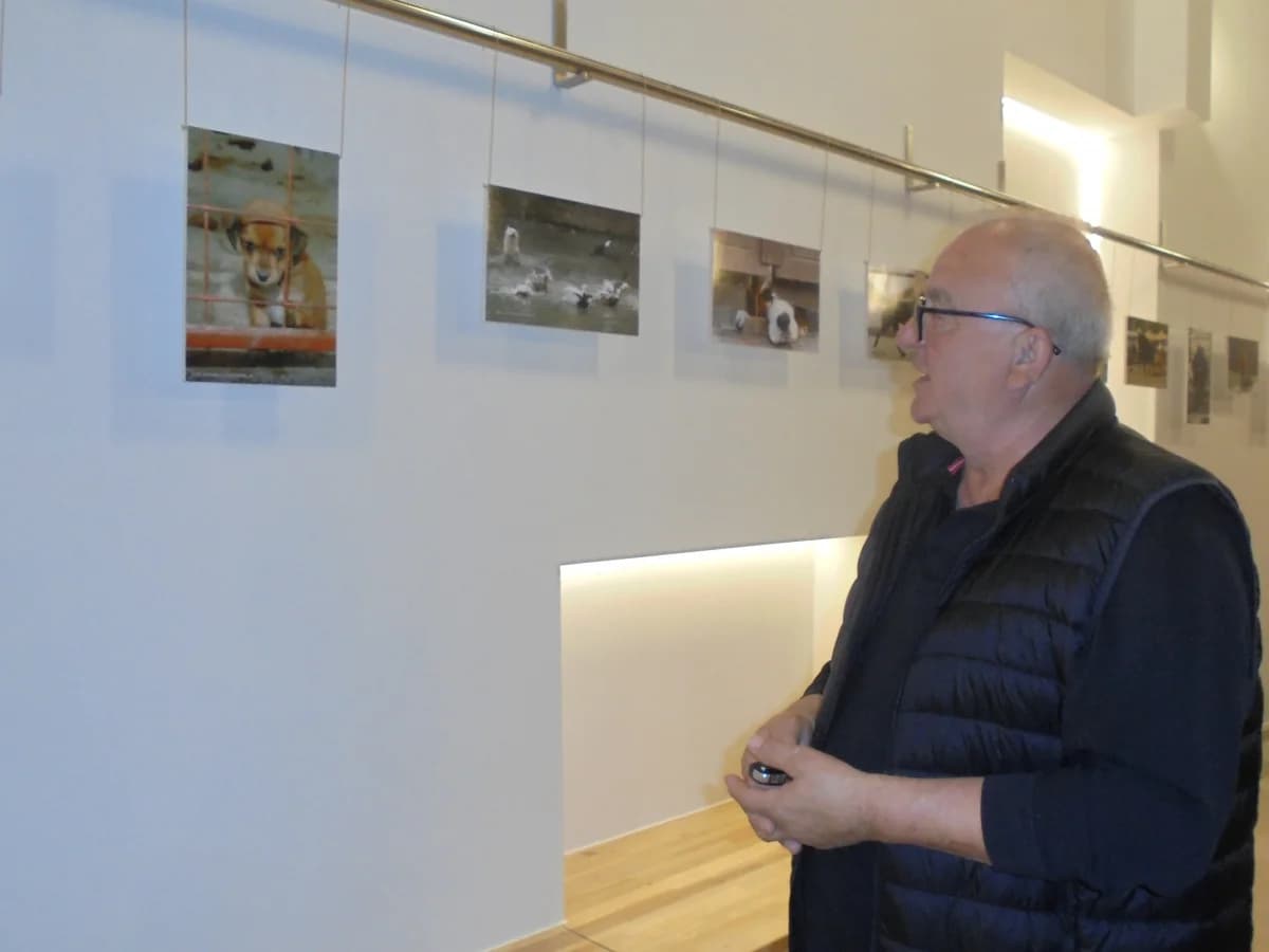 Otvorena fotografska izložba »Pasji život« Dušana Mirkovića