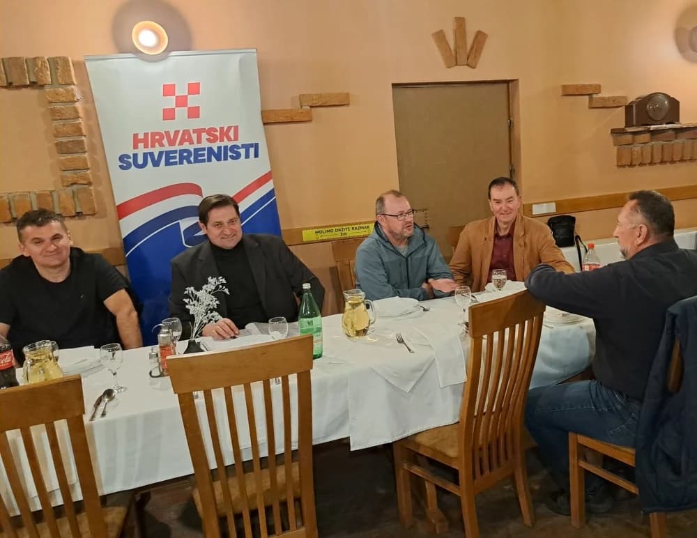 Sastanak članova Gradske organizacije Hrvatskih Suverenista Požega i koalicijskih partnera iz političkih stranaka DOMiNO i HSP