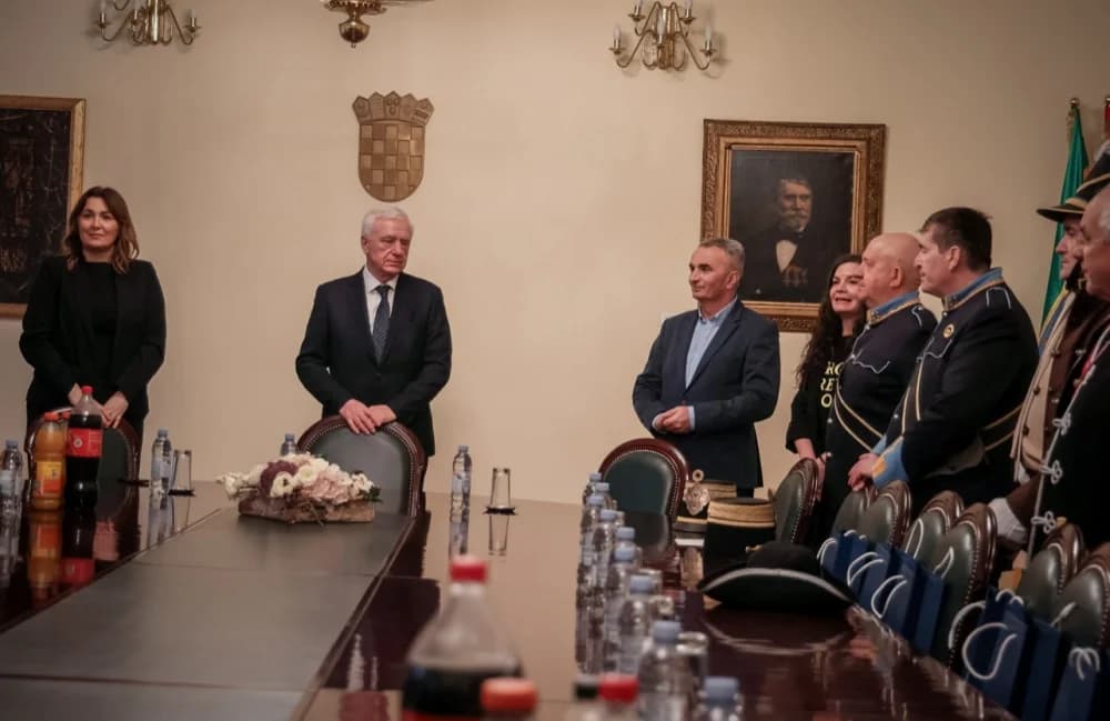Prijem povijesnih postrojbi povodom Dana grada Požege i Grgureva