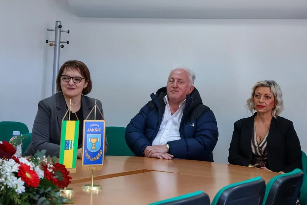 Potpisan ugovor s izvođačem radova na izgradnji Centra za starije u Jakšiću